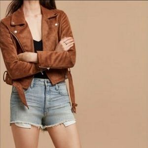 Aritzia Talula Okinawa High Rise Shorts